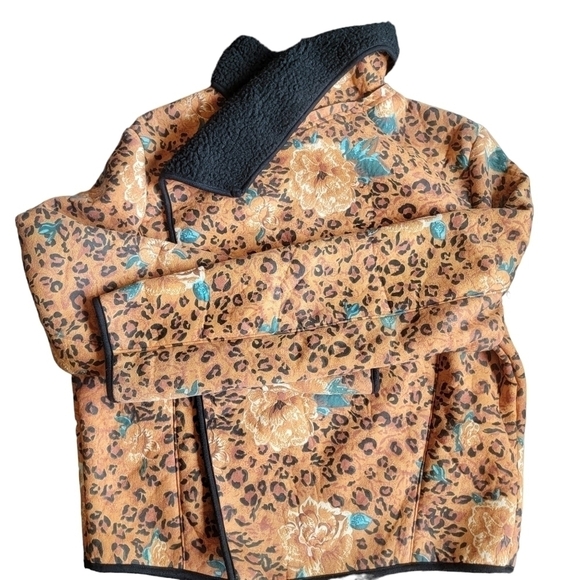 MINKPINK Leopard floral Sherpa Jacket size large - Picture 7 of 11